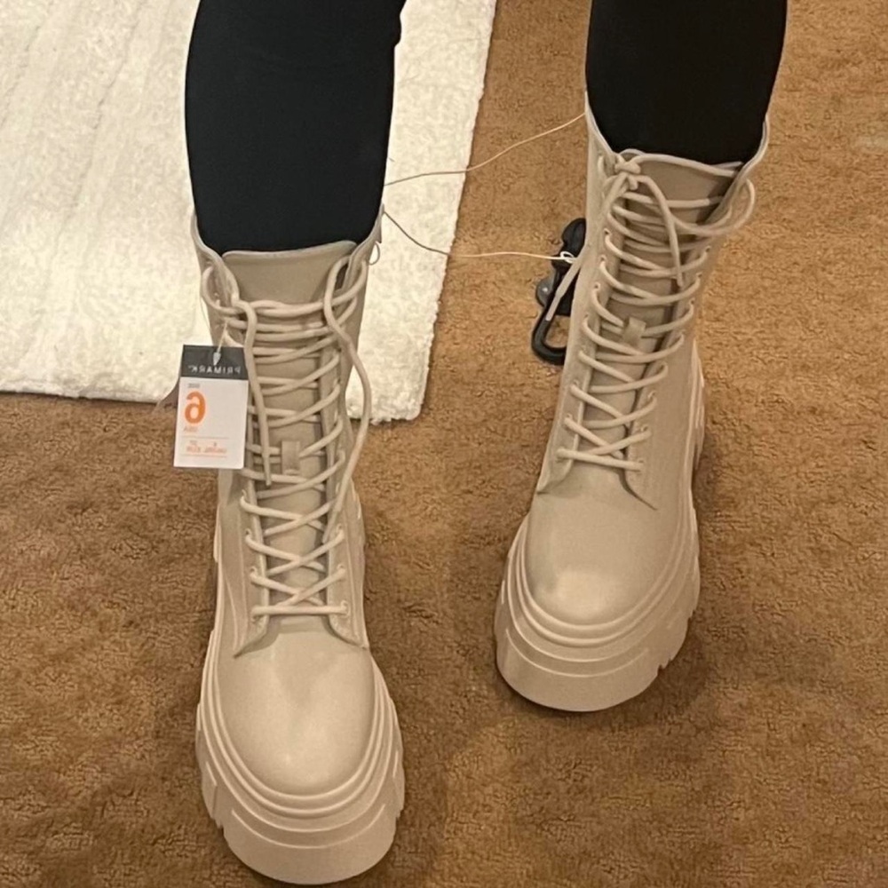 TATUM COMBAT BOOTS - BLACK WOMENS SIZES 8 & 9 (NEW WITH TAGS) - Picture 6 of 6